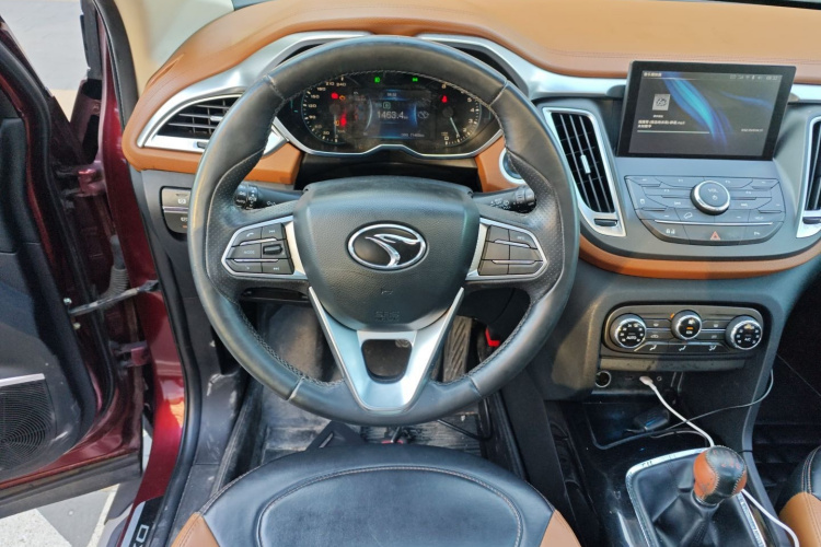东南DX7 2015款 1.5T 手动豪华型中控内饰13
