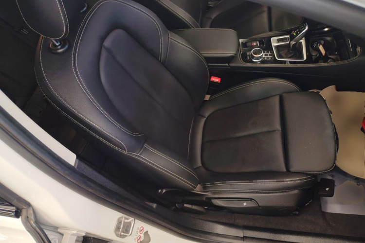 宝马1系 2023款 120i M运动曜熠版局部细节41