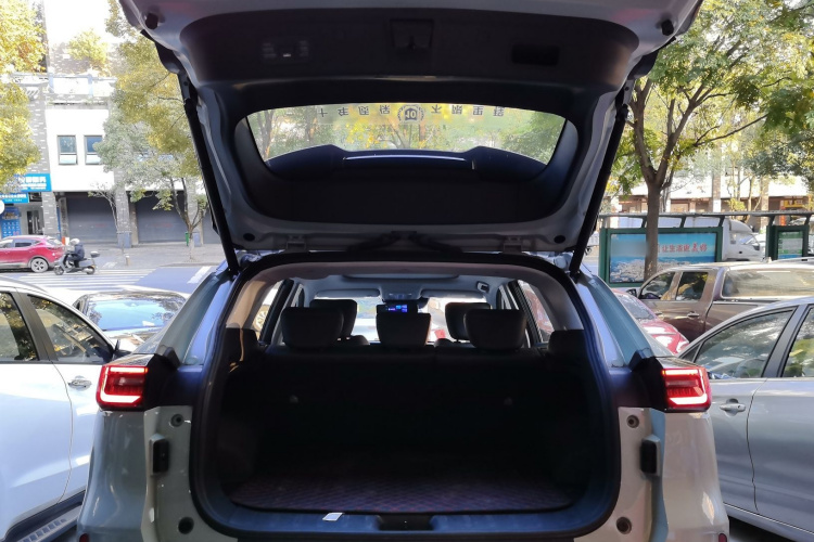 东风风神 皓极 2022款 马赫双擎 1.5T MHD 敢梦版机舱底盘23