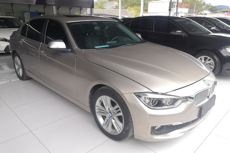 宝马3系 2018款 318Li车身外观3