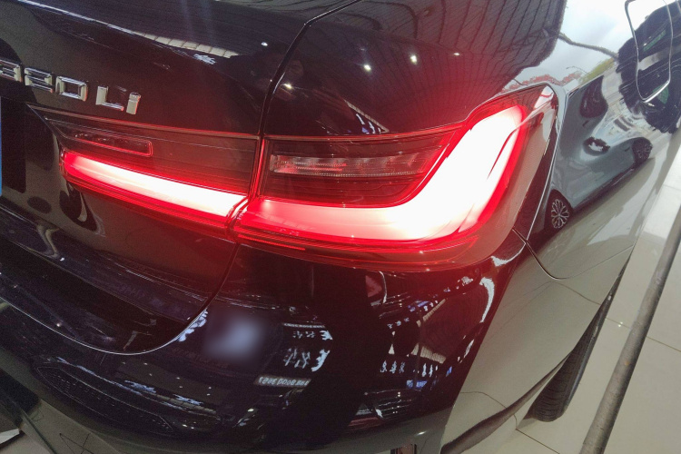 宝马3系 2023款 320Li M运动套装车身外观6006