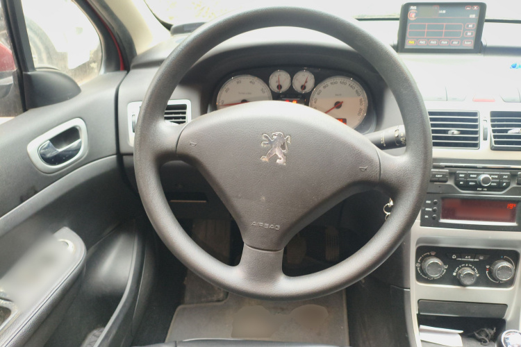 标致307 2013款 两厢 1.6L 手动舒适版中控内饰13