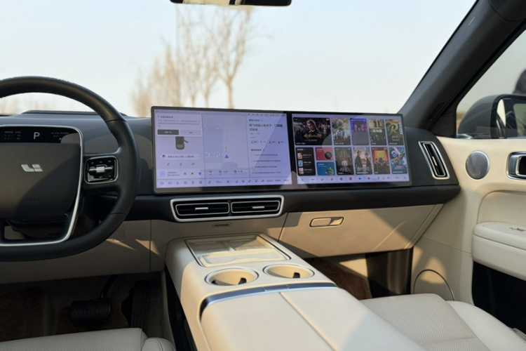 理想汽车 理想L6 2024款 Max中控内饰7012