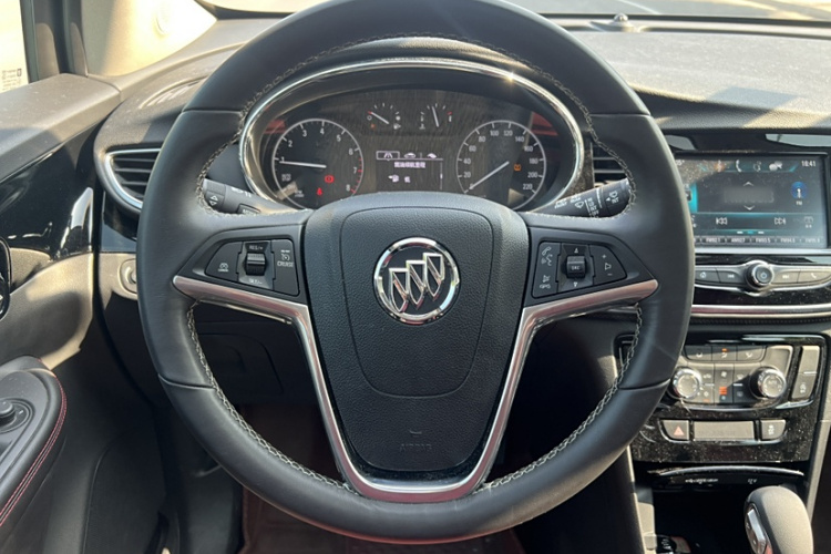 别克 昂科拉 2018款 18T 自动两驱都市精英型中控内饰7011