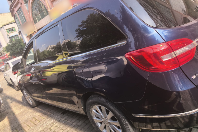 别克GL8 2017款 25S 舒适型 国V车身外观4