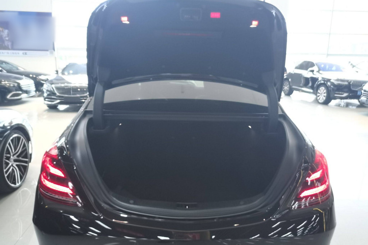 奔驰S级 2019款 S 320 L中控内饰23