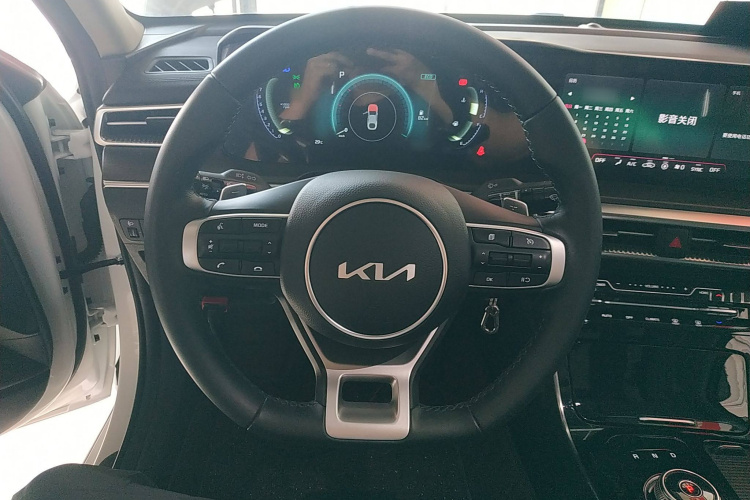 起亚K5 2021款 270T CVVD 时尚版局部细节13