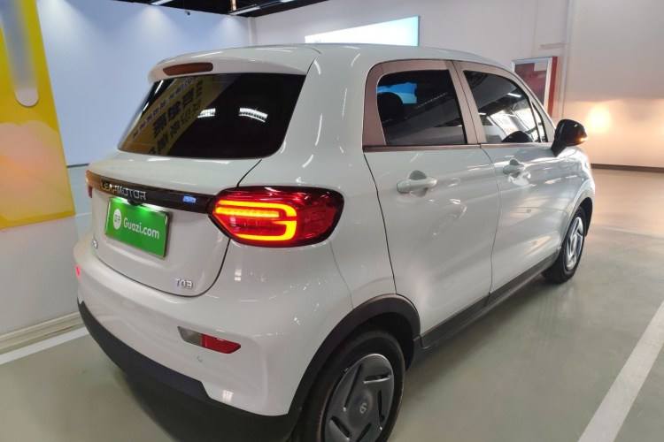 零跑汽车 零跑T03 2024款 200轻享版车身外观7