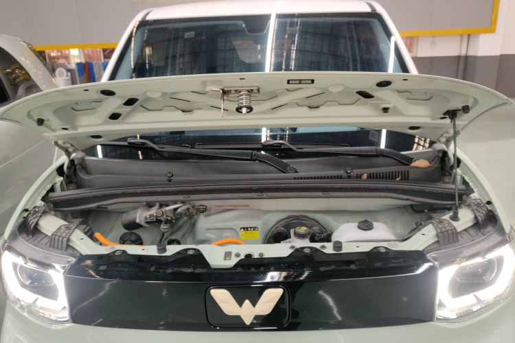 五菱汽车 宏光MINIEV 2021款 马卡龙臻享款 磷酸铁锂机舱底盘24