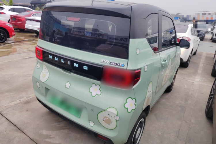 五菱汽车 宏光MINIEV 2021款 马卡龙臻享款 磷酸铁锂车身外观6005