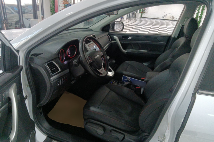 哈弗M6 2018款 改款 1.5T DCT两驱精英型中控内饰19