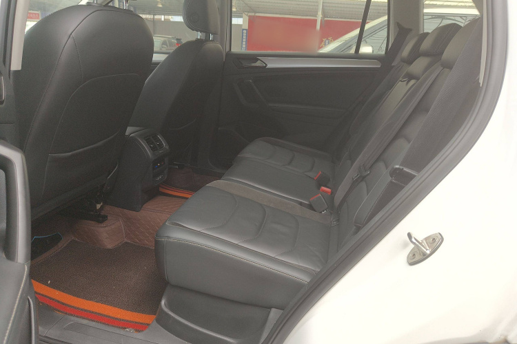 大众 途观L 2019款 330TSI 自动两驱全景舒适版 国VI中控内饰7001