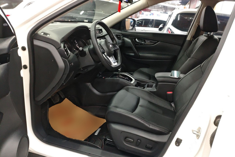 日产 奇骏 2019款 2.0L CVT舒适版 2WD局部细节19