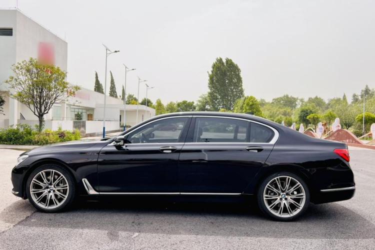 宝马7系 2017款 740Li xDrive 豪华型车身外观6003