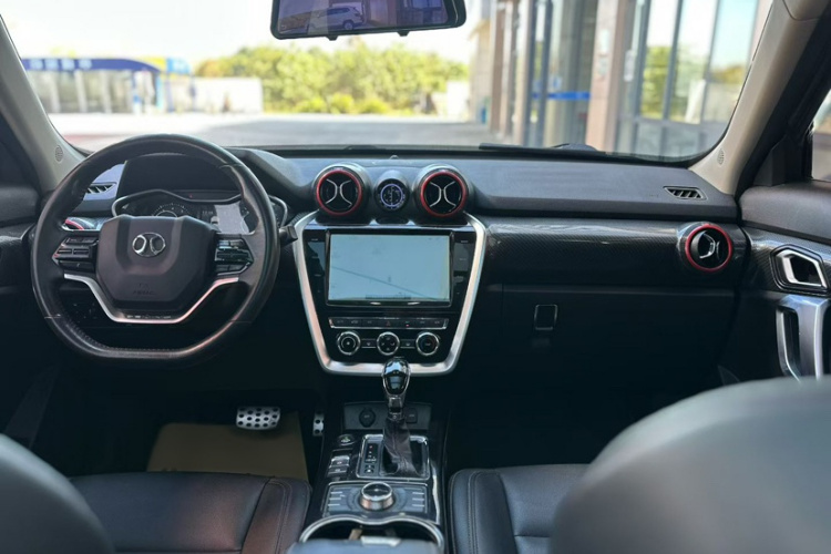 北京BJ20 2016款 1.5T CVT尊贵型中控内饰7002