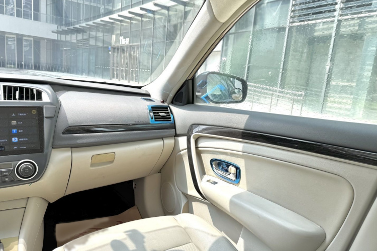 东风风神A60 2016款 1.6L 自动豪华型中控内饰7004