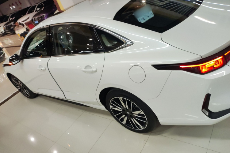 长安启源A05 2025款 真香版 145 卓越型车身外观4