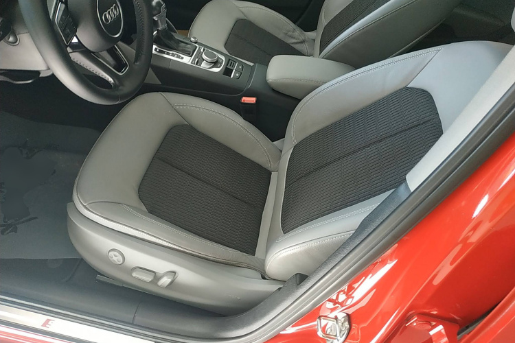 奥迪A3 2017款 Sportback 35 TFSI 时尚型中控内饰19