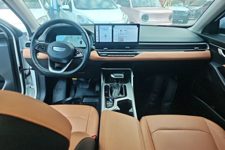 吉利汽车 帝豪 2025款 第4代 1.5L CVT旗舰型中控内饰12