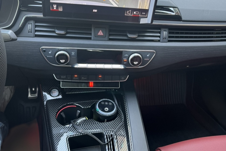 奥迪A4L 2024款 40 TFSI 豪华动感型(星夜版)车身外观6004