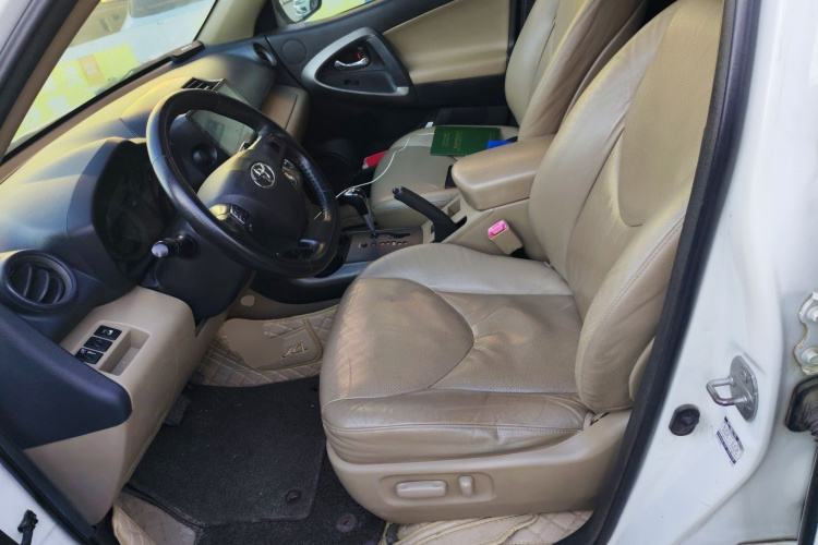 丰田 RAV4荣放 2011款 2.0L 自动豪华版中控内饰19
