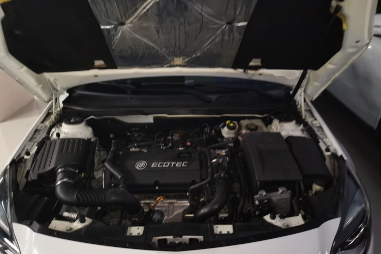 别克 君威 2015款 1.6T 精英技术型局部细节24