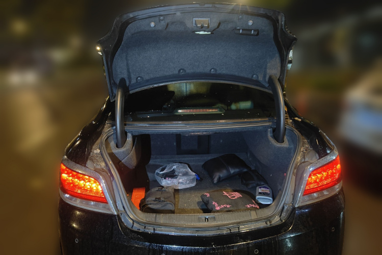 别克 君越 2011款 2.0T旗舰版中控内饰23