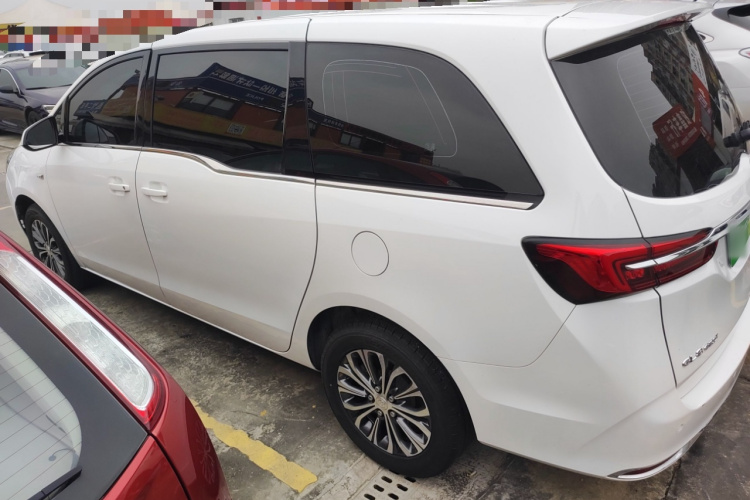 别克GL8 2021款 陆上公务舱 652T 舒适型车身外观4