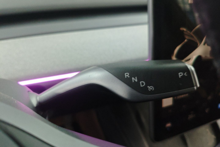 特斯拉 Model Y 2024款 长续航全轮驱动版局部细节18