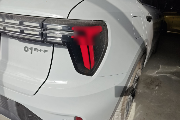 领克01 2023款 1.5TD EM-F PM车身外观9