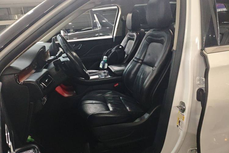林肯 飞行家(进口) 2020款 3.0T V6全驱尊享版中控内饰19