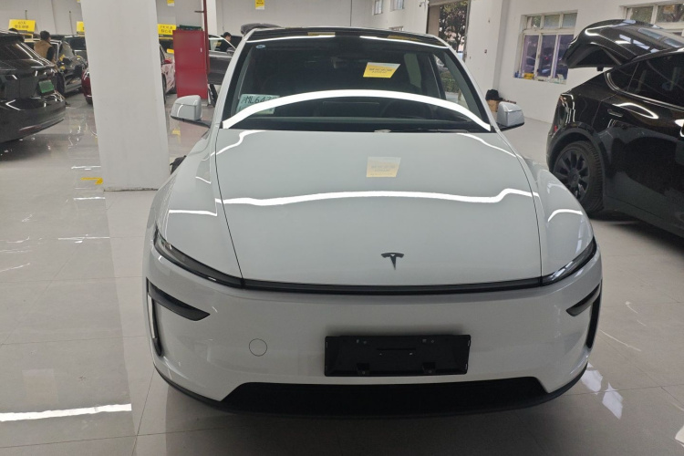 特斯拉 Model Y 2026款 长续航后轮驱动版车身外观2