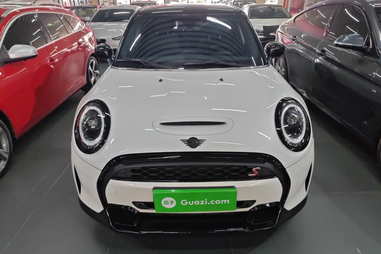 MINI 2023款 改款 2.0T COOPER S 艺术家 五门版车身外观6001