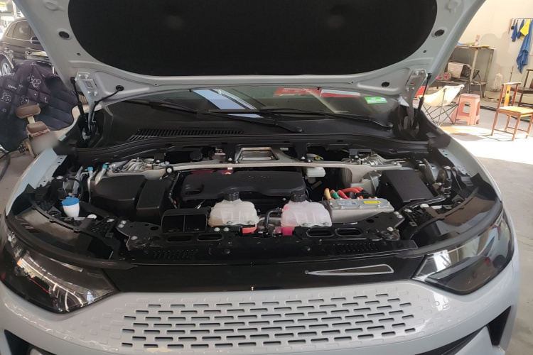 零跑汽车 零跑C11 2023款 增程 200舒享版机舱底盘24