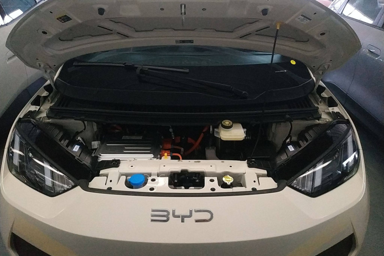 比亚迪 海鸥 2025款 智驾版 305km 活力版机舱底盘24