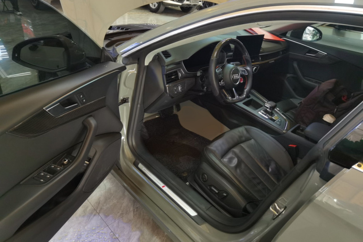 奥迪A5 2021款 Sportback 40 TFSI 时尚致雅型中控内饰20