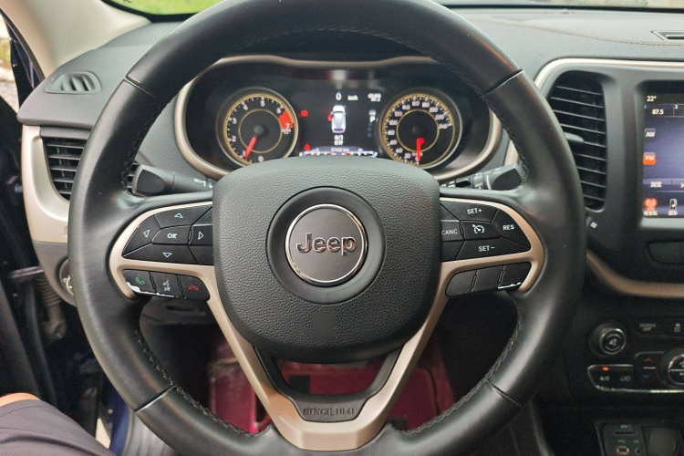 Jeep 自由光 2017款 2.4L 领先智能版中控内饰7007