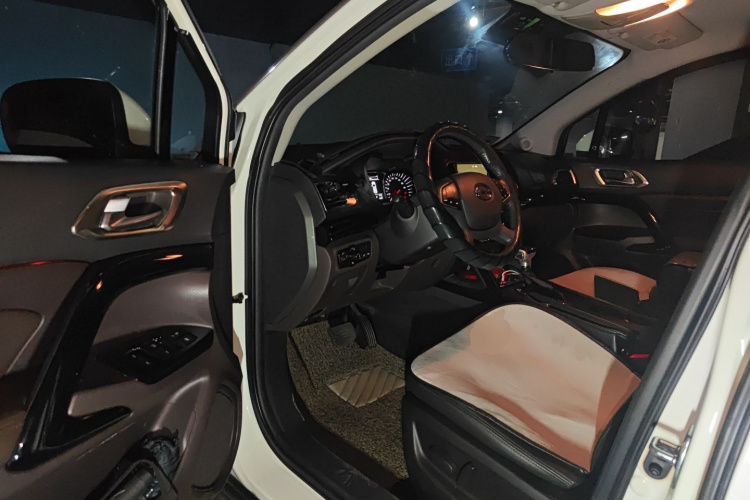 广汽传祺 传祺GS4 2017款 235T 自动两驱豪华智联版中控内饰20