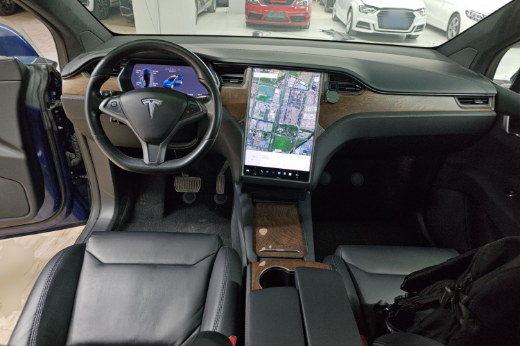 特斯拉 2017款 Model X 100D 长续航版中控内饰7002