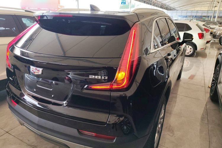 凯迪拉克XT4 2021款 28T 两驱领先型车身外观7