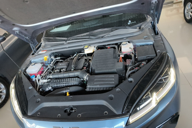 比亚迪 海豹06新能源 2024款 DM-i 80KM尊贵型机舱底盘24