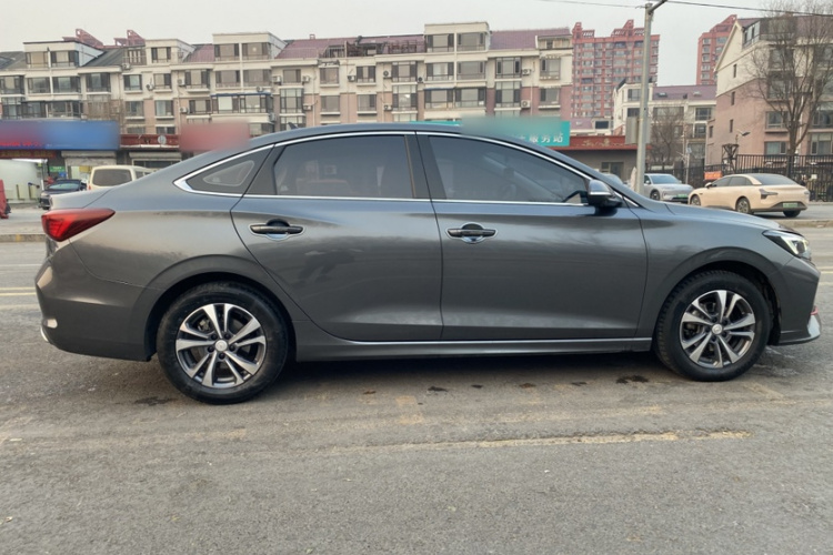 长安 逸动 2022款 PLUS 蓝鲸NE 1.4T GDI DCT尊贵版车身外观6004