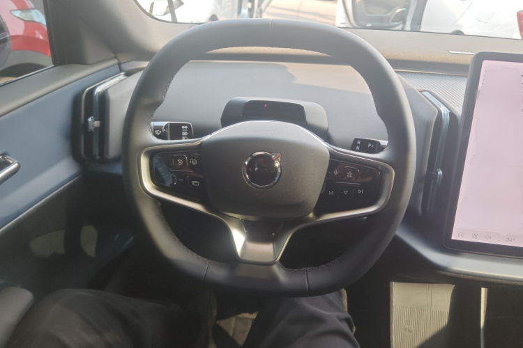 沃尔沃EX30 2025款 后驱长续航版 Plus中控内饰13