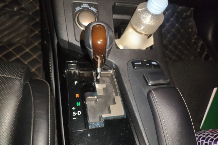 雷克萨斯ES 2014款 250 典雅版局部细节18