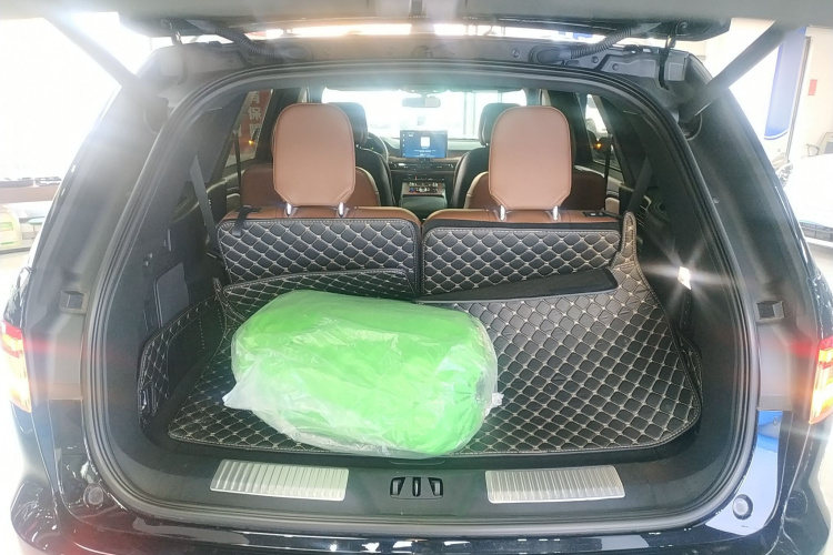 林肯 飞行家 2023款 3.0T V6 四驱尊雅巡航版 六座机舱底盘23