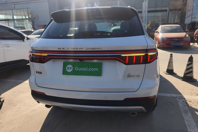 比亚迪 宋Pro 2019款 1.5T 自动精英型车身外观6