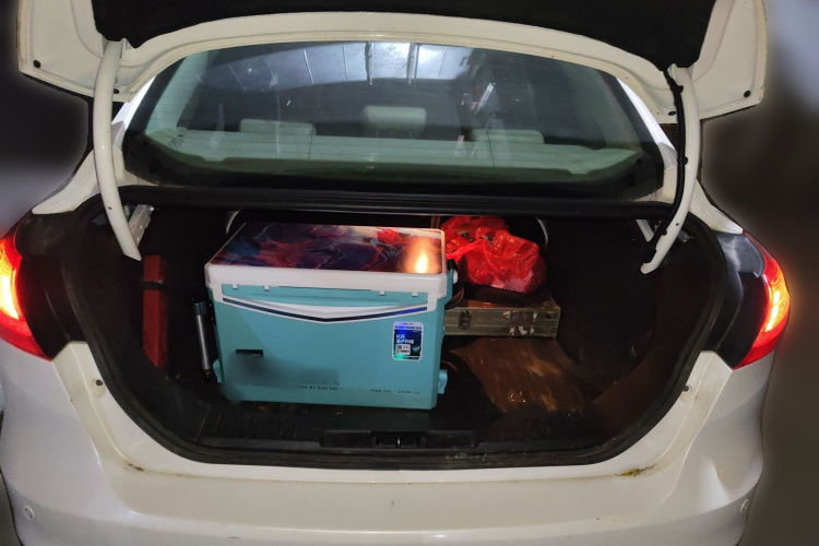 福特 福克斯 2015款 三厢 EcoBoost 180 自动旗舰型局部细节23