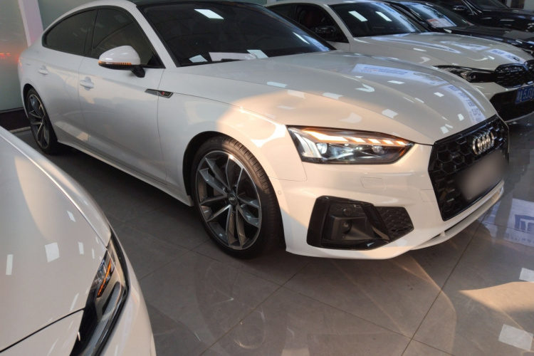 奥迪A5 2021款 Sportback 45 TFSI quattro 臻选动感型车身外观3