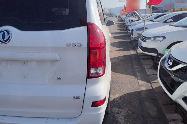 东风风光 风光330 2019款 1.5L手动实用型II 国VI车身外观6006