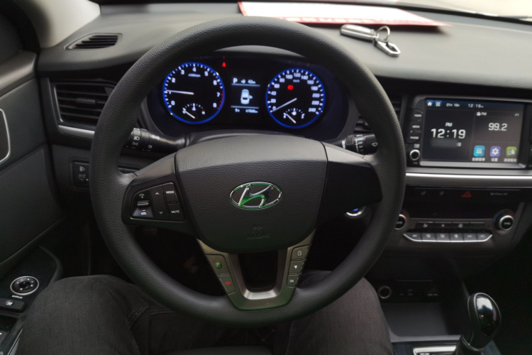 现代 名图 2017款 1.8L 自动智能型GLS 国V中控内饰13